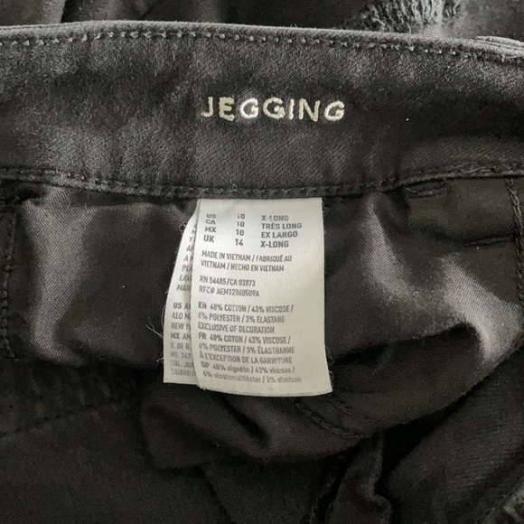 Sz10xtra long American Eagle black distressed jegging. - Picture 10 of 10